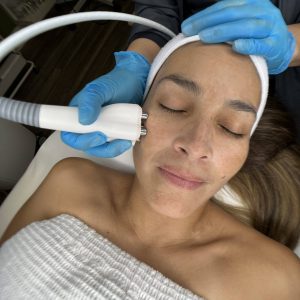 Rejuvenique Facial, Radiofrequency (90 MIN)